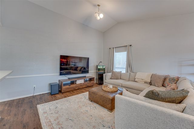 210 Wilshire Drive, Glenn Heights, TX 75154