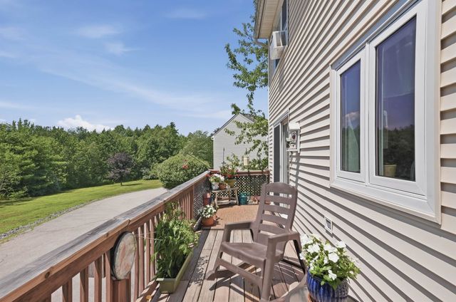 36 Scott Lane, Sandown, NH 03873