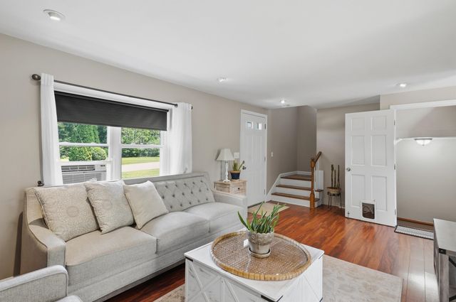 36 Scott Lane, Sandown, NH 03873
