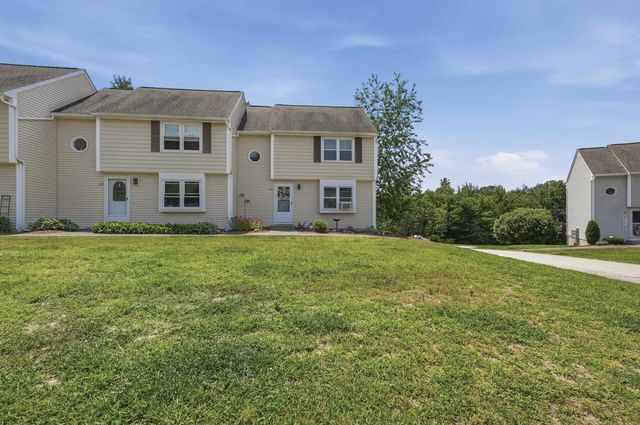36 Scott Lane, Sandown, NH 03873