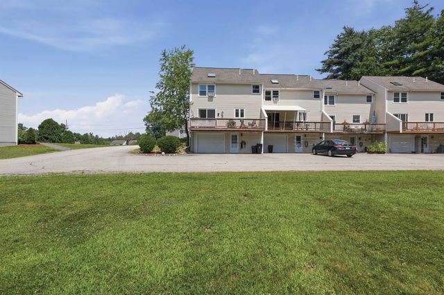 36 Scott Lane, Sandown, NH 03873