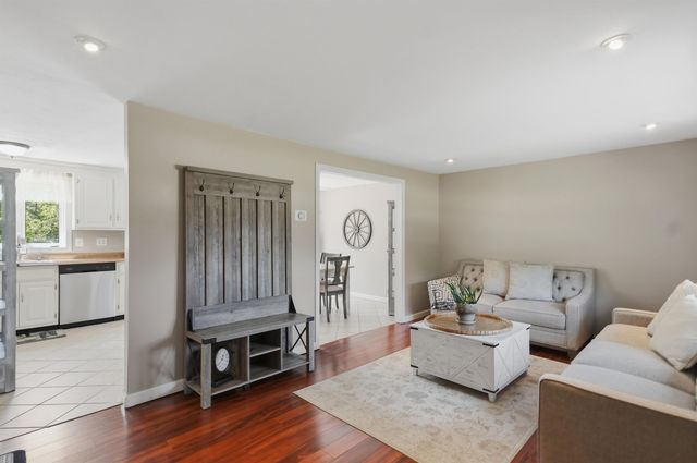 36 Scott Lane, Sandown, NH 03873