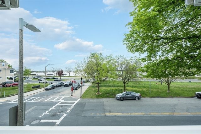 1520 Columbia Rd 2, Boston, MA 02127