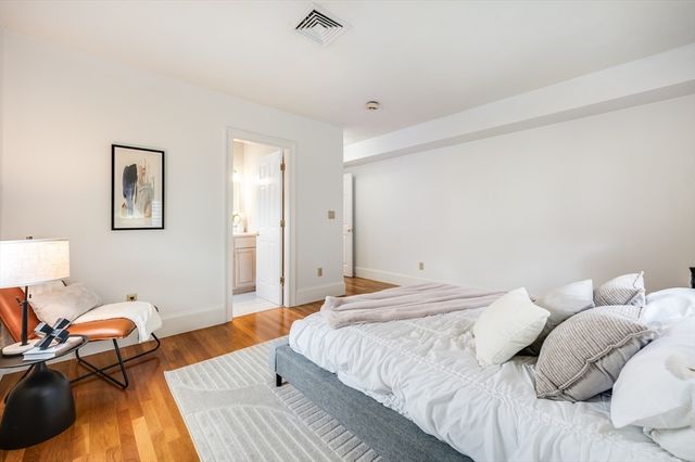 1520 Columbia Rd 2, Boston, MA 02127