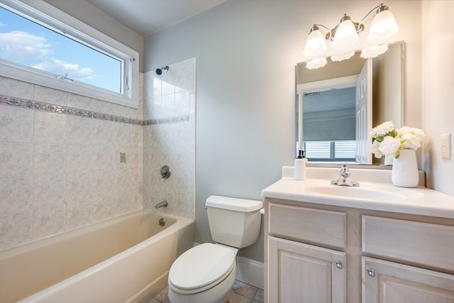 1520 Columbia Rd 2, Boston, MA 02127