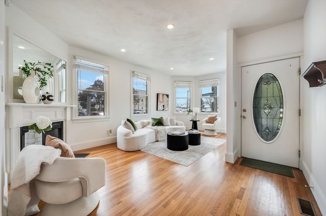 1520 Columbia Rd 2, Boston, MA 02127