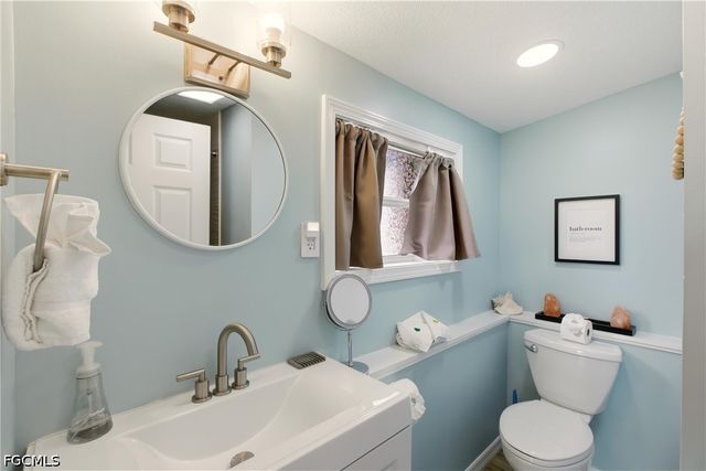 185 Hibiscus DR, Fort Myers Beach, FL 33931