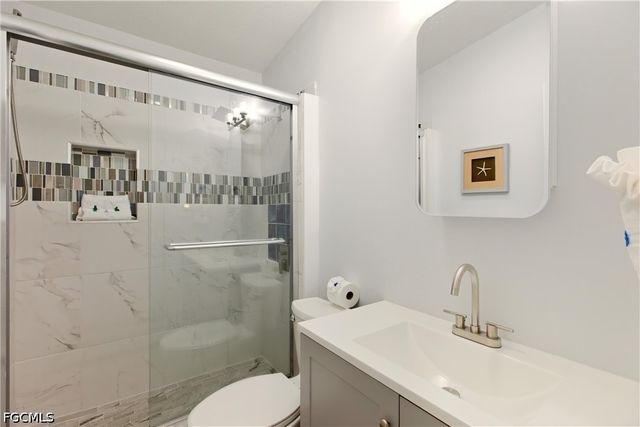 185 Hibiscus DR, Fort Myers Beach, FL 33931