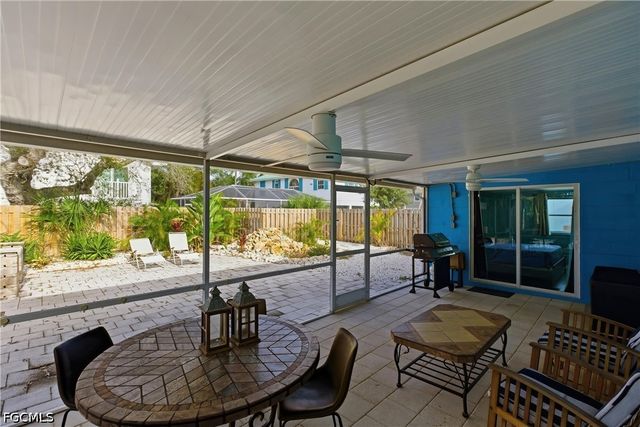 185 Hibiscus DR, Fort Myers Beach, FL 33931