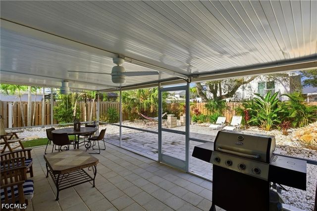 185 Hibiscus DR, Fort Myers Beach, FL 33931