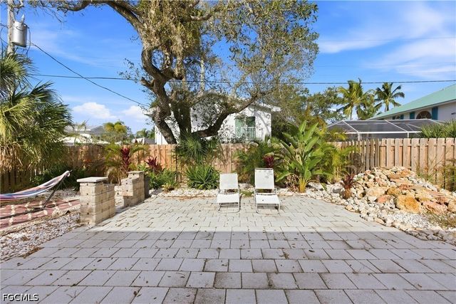 185 Hibiscus DR, Fort Myers Beach, FL 33931