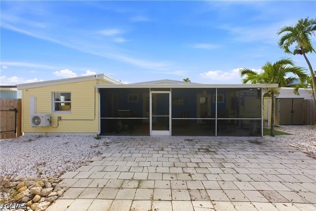 185 Hibiscus DR, Fort Myers Beach, FL 33931