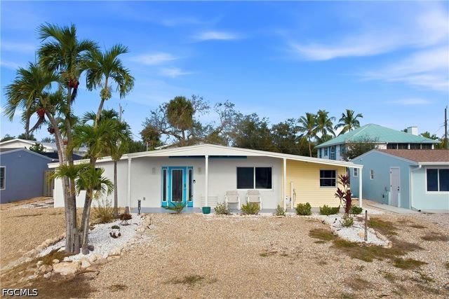 185 Hibiscus DR, Fort Myers Beach, FL 33931