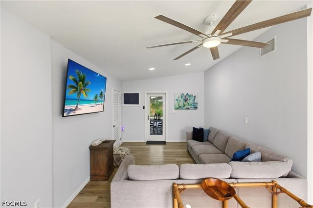 185 Hibiscus DR, Fort Myers Beach, FL 33931