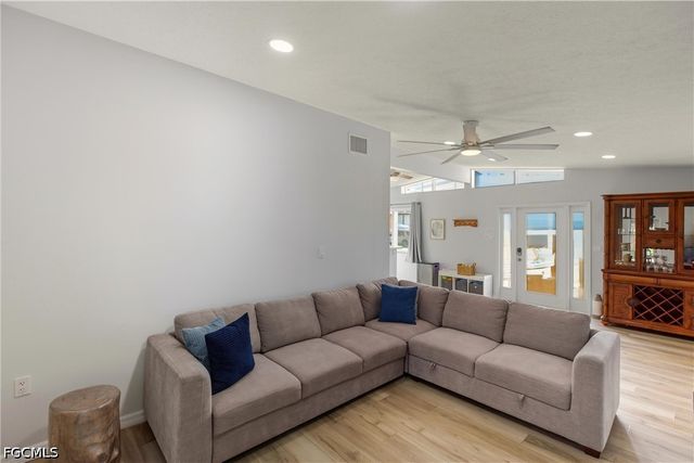 185 Hibiscus DR, Fort Myers Beach, FL 33931