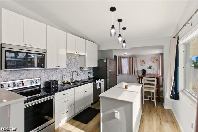 185 Hibiscus DR, Fort Myers Beach, FL 33931