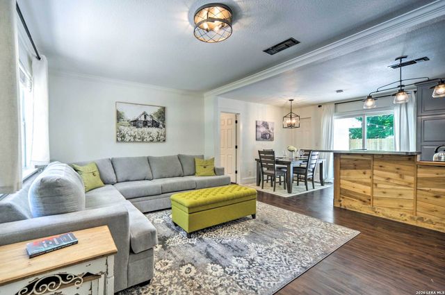 1104 Cherry St, New Braunfels, TX 78132