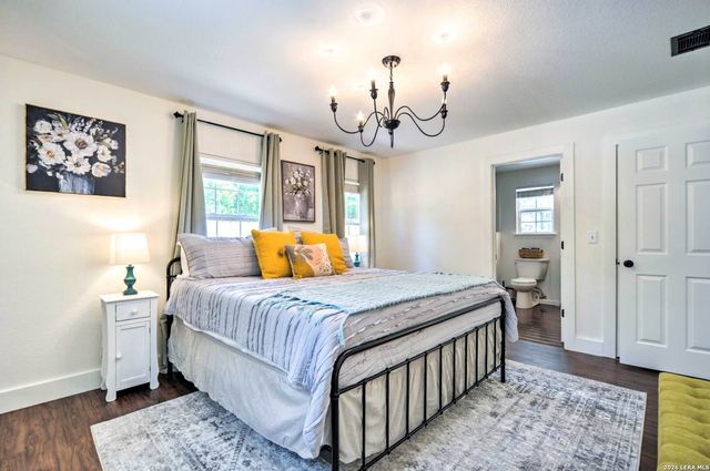 1104 Cherry St, New Braunfels, TX 78132