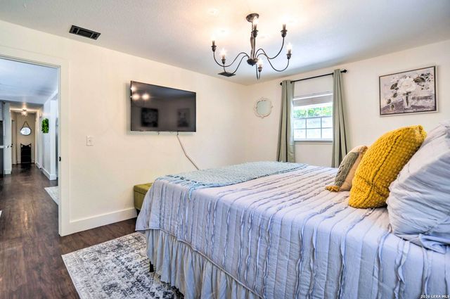 1104 Cherry St, New Braunfels, TX 78132