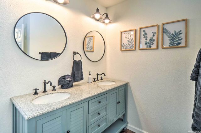 1104 Cherry St, New Braunfels, TX 78132