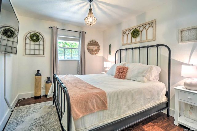 1104 Cherry St, New Braunfels, TX 78132