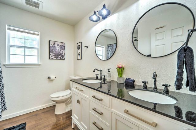 1104 Cherry St, New Braunfels, TX 78132