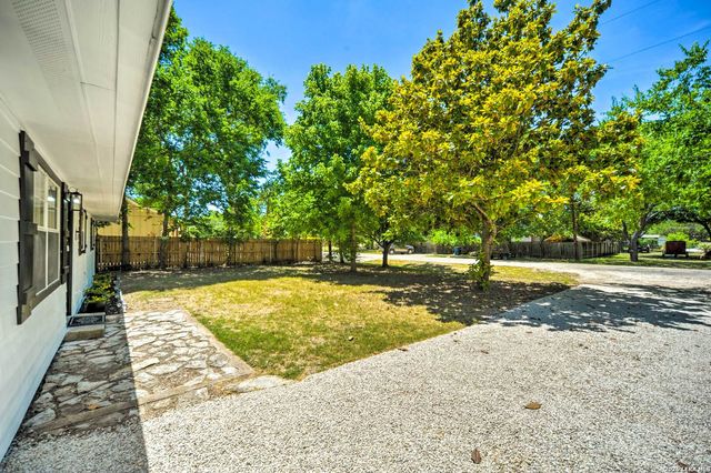 1104 Cherry St, New Braunfels, TX 78132