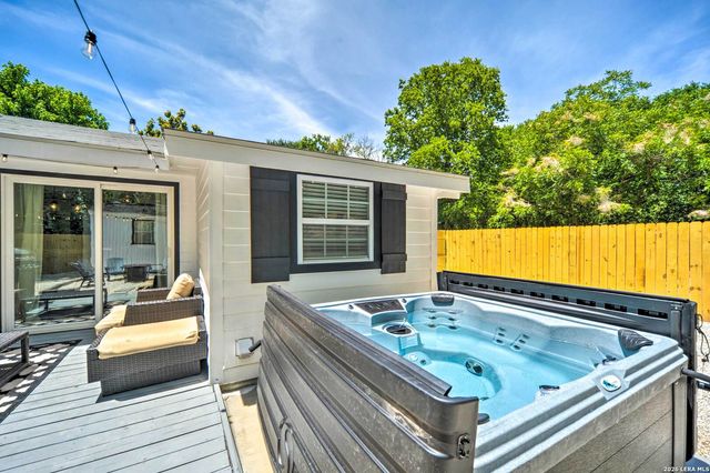 1104 Cherry St, New Braunfels, TX 78132