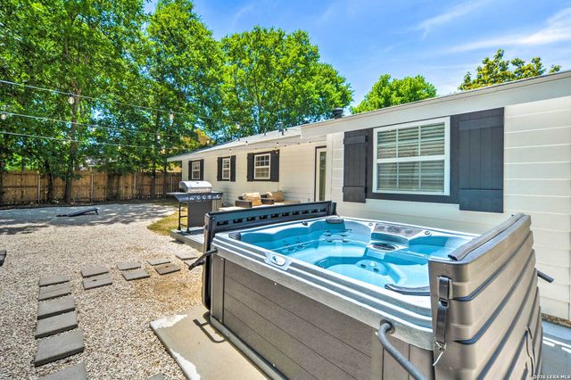 1104 Cherry St, New Braunfels, TX 78132