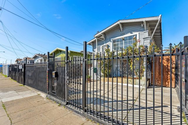 1433 1433 56Th Ave, Oakland, CA 94621