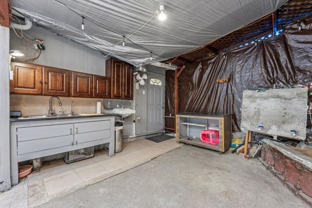 1433 1433 56Th Ave, Oakland, CA 94621