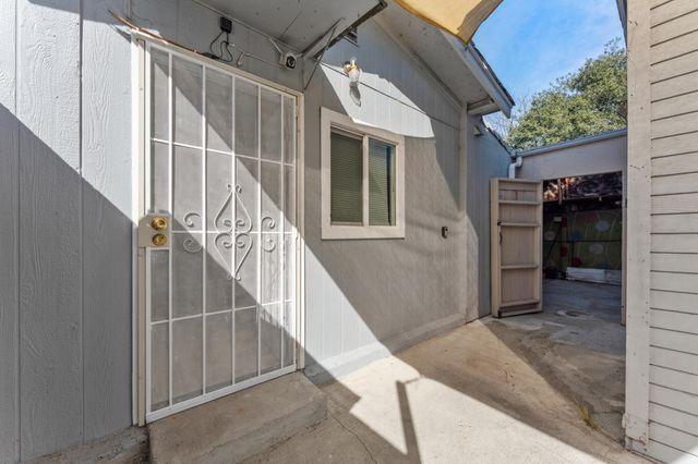1433 1433 56Th Ave, Oakland, CA 94621