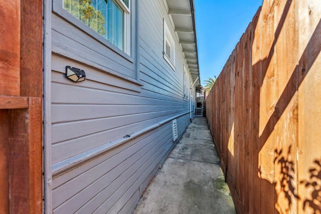 1433 1433 56Th Ave, Oakland, CA 94621