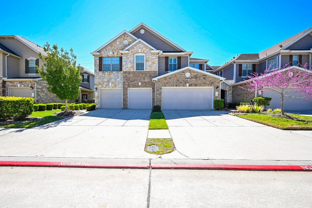 12203 Medina Lake Drive, Tomball, TX 77377