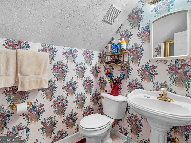 1220 Lake Stone Lea Drive, Oxford, GA 30054