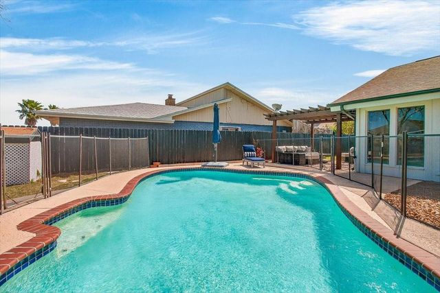 13833 Flintlock Drive, Corpus Christi, TX 78418