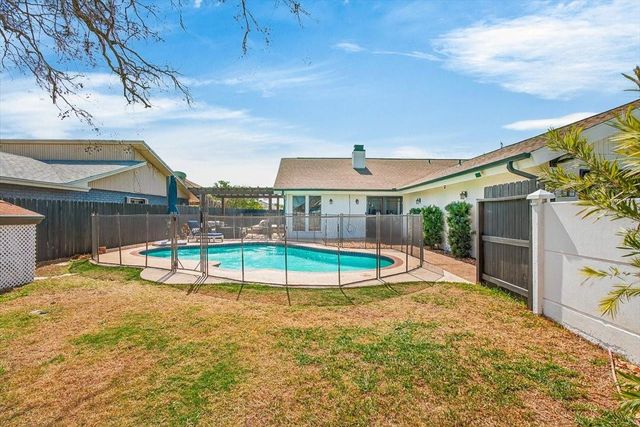 13833 Flintlock Drive, Corpus Christi, TX 78418