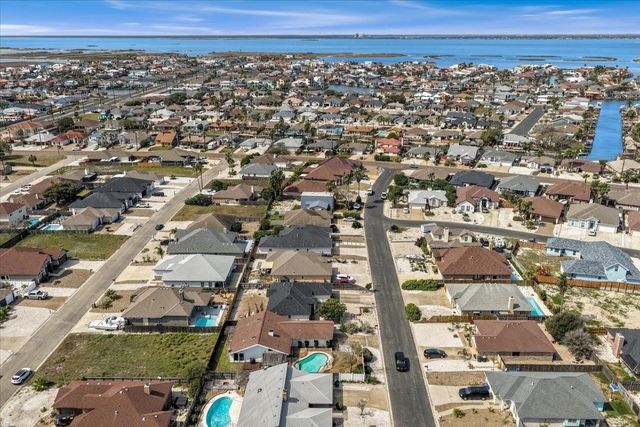 13833 Flintlock Drive, Corpus Christi, TX 78418