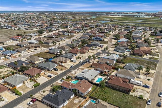 13833 Flintlock Drive, Corpus Christi, TX 78418