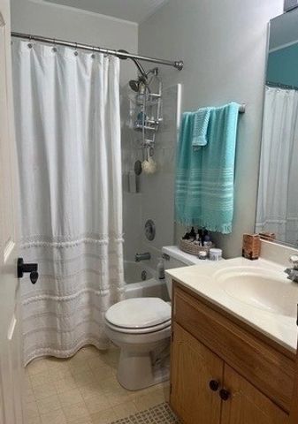 1005 Singer Avenue, Lemont, IL 60439
