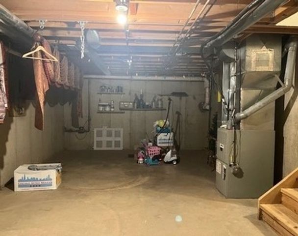 1005 Singer Avenue, Lemont, IL 60439