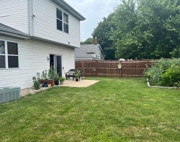 1005 Singer Avenue, Lemont, IL 60439