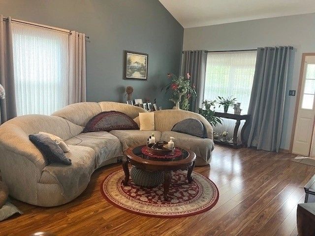 1005 Singer Avenue, Lemont, IL 60439