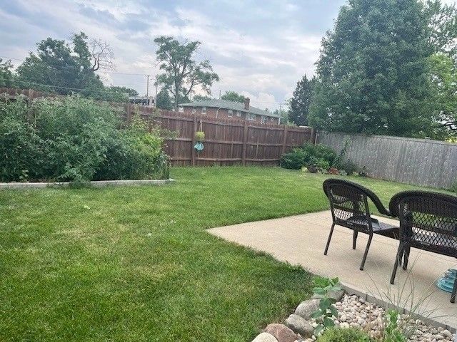 1005 Singer Avenue, Lemont, IL 60439