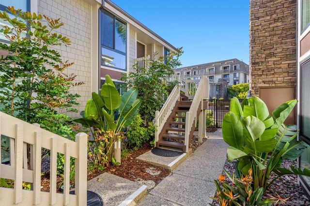 999 N Pacific St A20, Oceanside, CA 92054