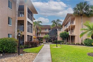 1075 Foxfire LN 310, Naples, FL 34104