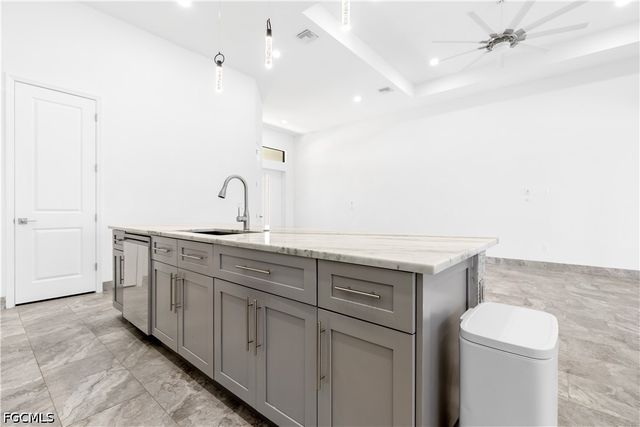 509 NE 5th TER, Cape Coral, FL 33909
