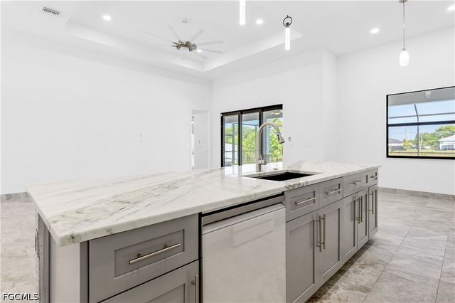 509 NE 5th TER, Cape Coral, FL 33909