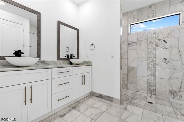 509 NE 5th TER, Cape Coral, FL 33909