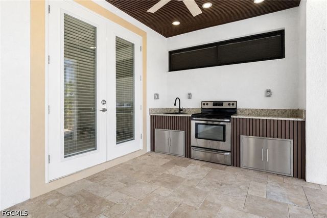 509 NE 5th TER, Cape Coral, FL 33909